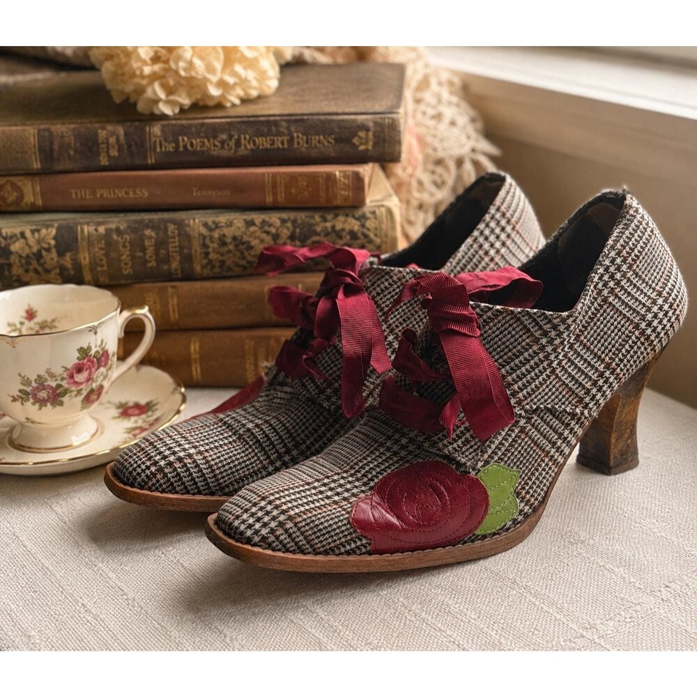 Vintage Plaid Heeled Oxfords | Leather Rose Appliqué Shoes, Portugal